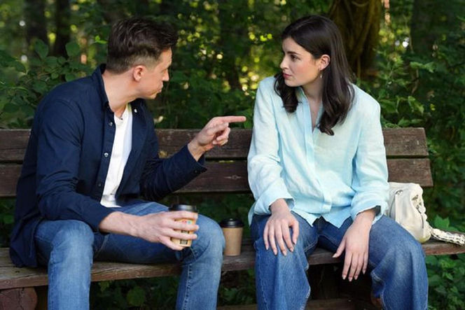 Barwy szczęścia, odcinek 3272. Błażej (Piotr Ligienza), Weronika (Maria Świłpa)