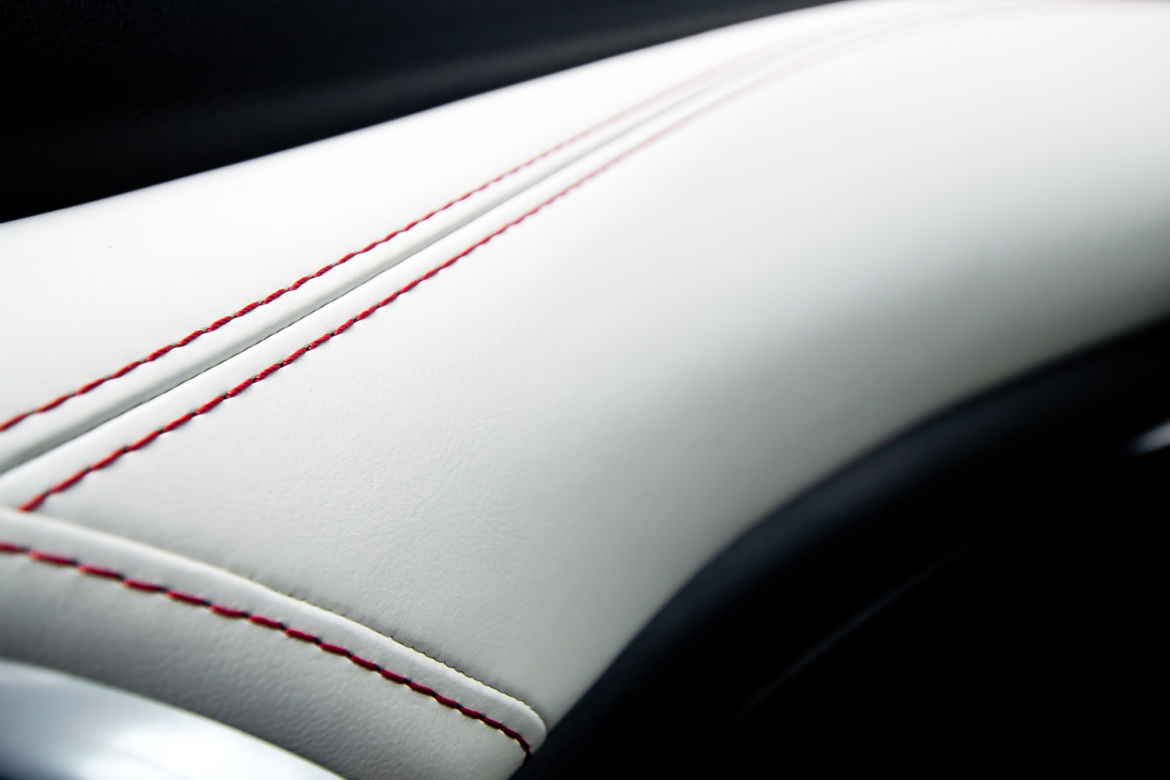 Infiniti Q30 1.6t Premium Tech Gallery White