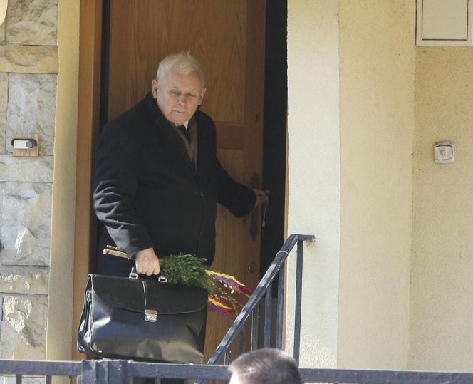 Jarosław Kaczyński szykuje się do świąt. Prezes PiS z kolorową palmą