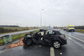 33-latka w bardzo ciężkim stanie! Zderzyła się z autobusem pasażerskim. Kilka innych osób w szpitalu