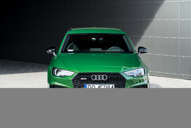 Audi RS4 Avant B9 2.9 TFSI V6 450 KM Tiptronic quattro