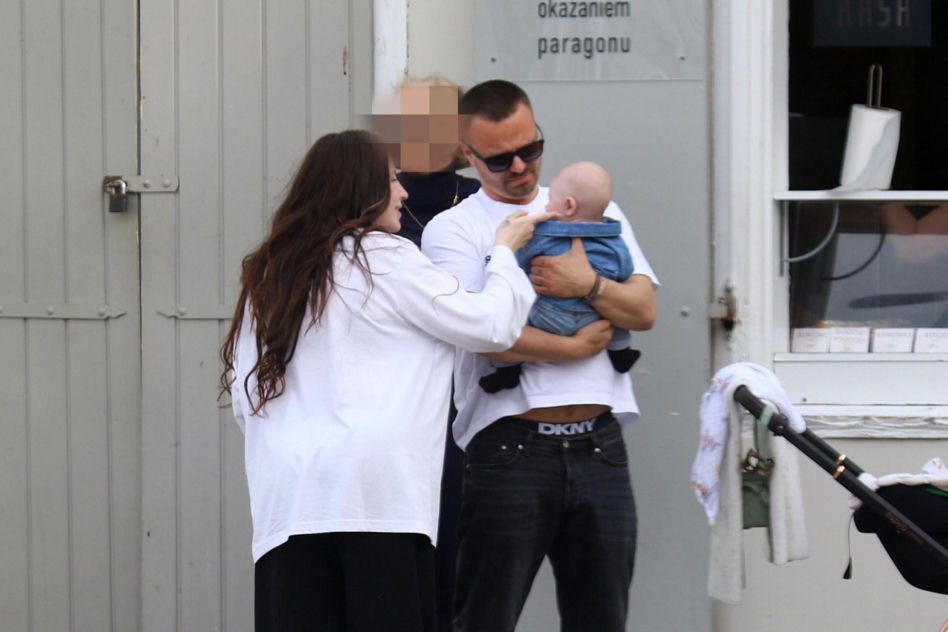 Marcin Hakiel z Dominiką i synkiem Romeo w Sopocie