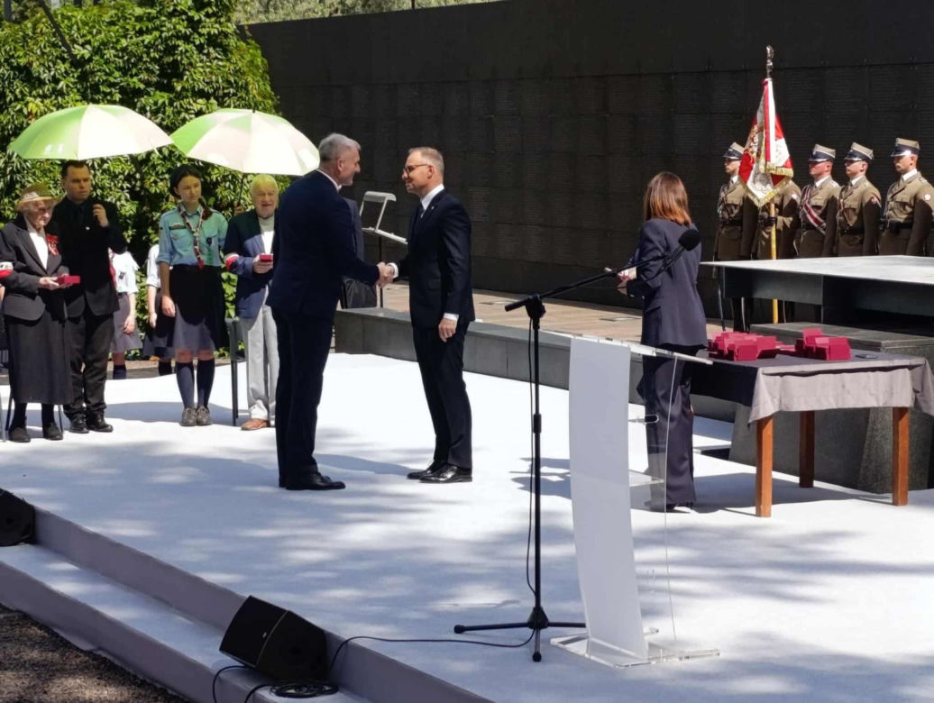 81. rocznica Powstania Warszawskiego. Prezydent Duda wręczył odznaczenia powstańcom