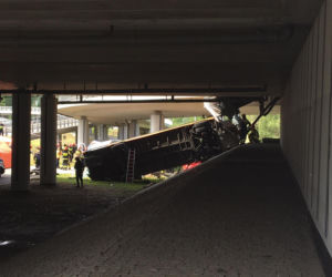 Autobus wypadł z wiaduktu. Są ranni i ofiary śmiertelne