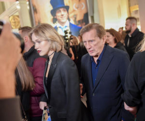 Jan Englert jest dumny z córki Heleny. Rozpiera go duma z jej samodzielności. Helena bez wątpienia mnie przewyższa.