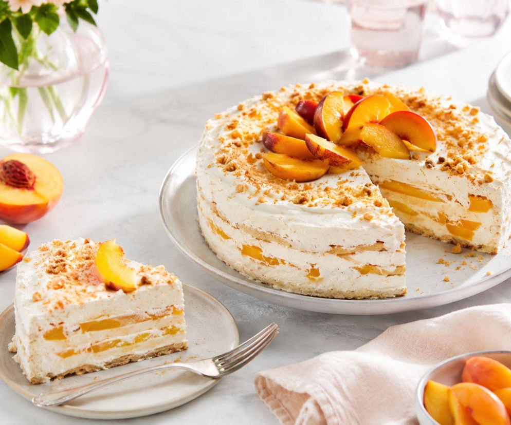 Biszkopt nie jest potrzebny. Brzoskwinie, mascarpone i ciastka po nocy w lodówce kroją się jak ciasto