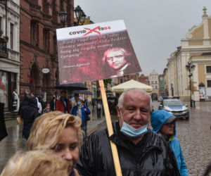 Tak wyglądał protest Zakończyć plandemię w Toruniu