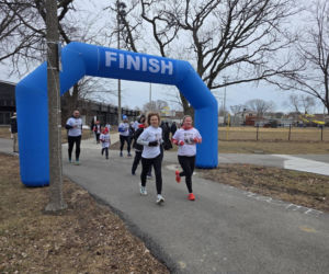 Mróz ich nie zatrzymał. Pobiegli, by upamiętnić polskich patriotów