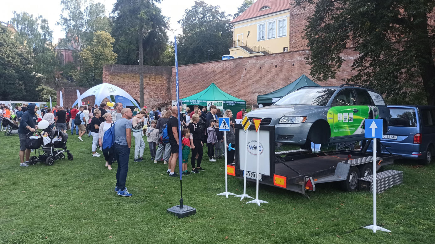 Tłumy na Starym Mieście w Olsztynie. Mieszkańcy świętowali 25-lecie samorządu Warmii i Mazur [ZDJĘCIA]