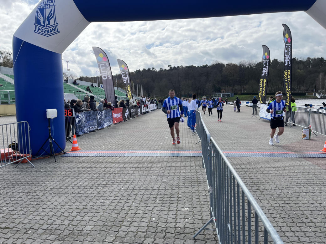 Kibolska Dycha 2024. Wyjątkowy bieg kibiców Lecha Poznań