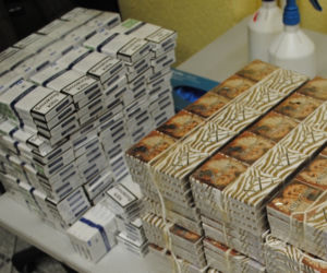 Ukrainiec ukrył 2,4 tys. paczek papierosów w przerobionych ścianach samochodu