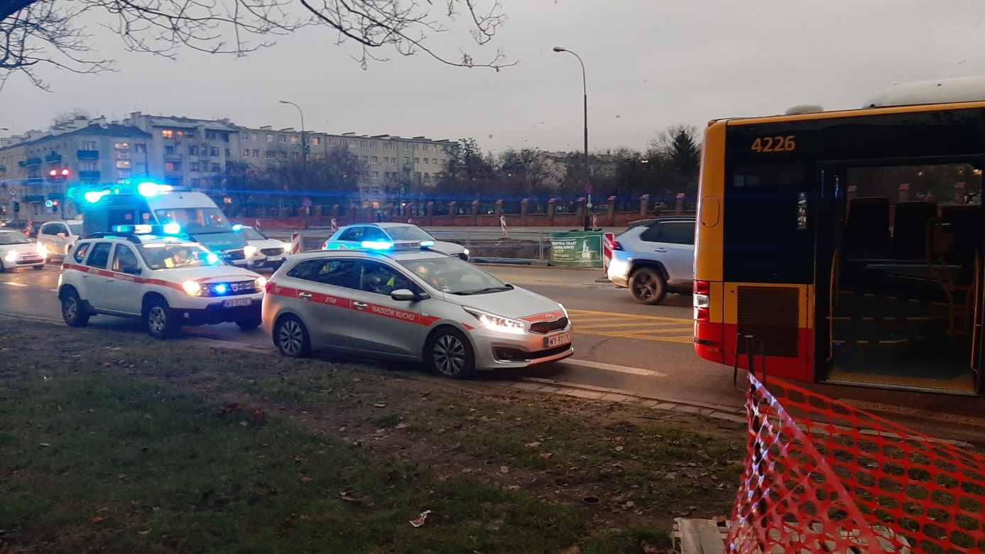 Czarna seria w Warszawie. Kolejny wypadek autobusu miejskiego! Są ranni