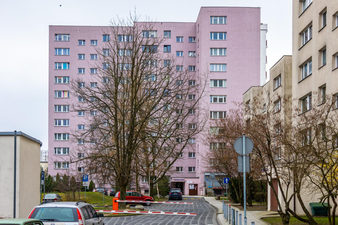 Pasteloza na warszawskich blokach - zobacz zdjęcia jaskrawych przykładów