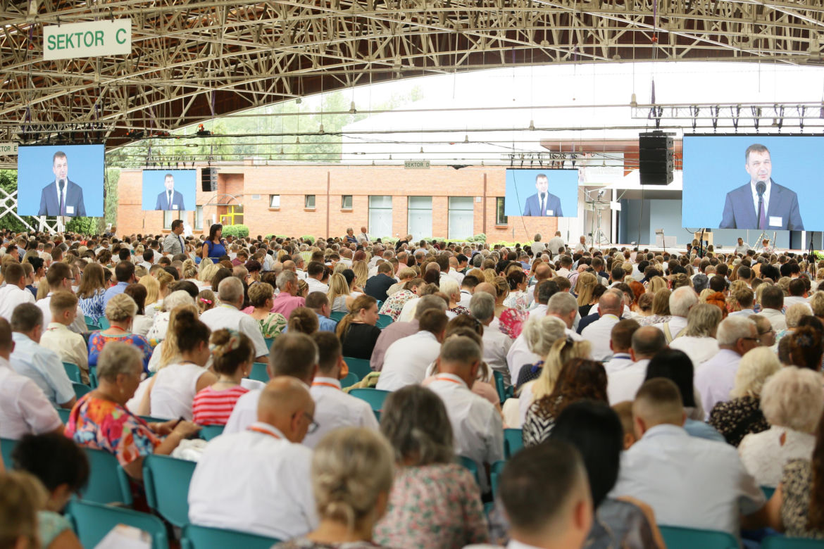 Kongres Świadków Jehowy 2024. W niedzielnych wydarzeniach wzięły udział tłumy