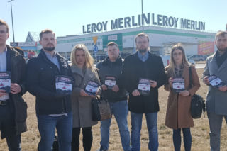 Ten koncern nie wycofał się z Rosji. Apel do białostoczan o bojkot sieci francuskich sklepów