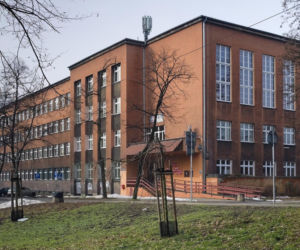 Przejęło nazwę od wchłoniętej wsi. Dzisiaj jest jednym z najważniejszych miast w województwie śląskim