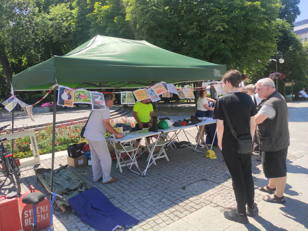 Obchody Czerwca '76 -  Piknik rodzinny "Przystanek PRL"