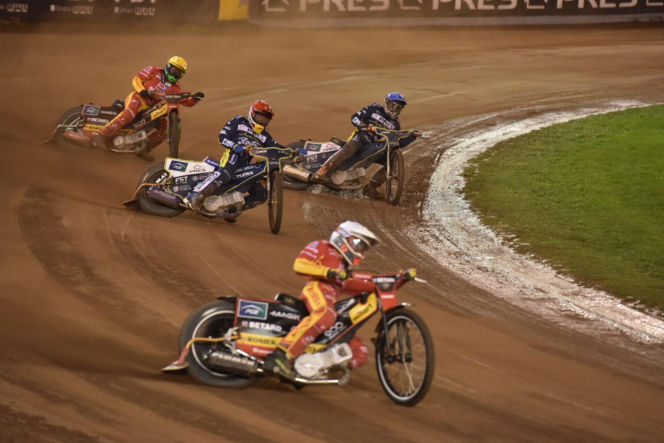 PRES Grupa Deweloperska Toruń - Betard Sparta Wrocław: Zdjęcia kibiców i zawodników z finału PGE Ekstraligi 2026 na Motoarenie