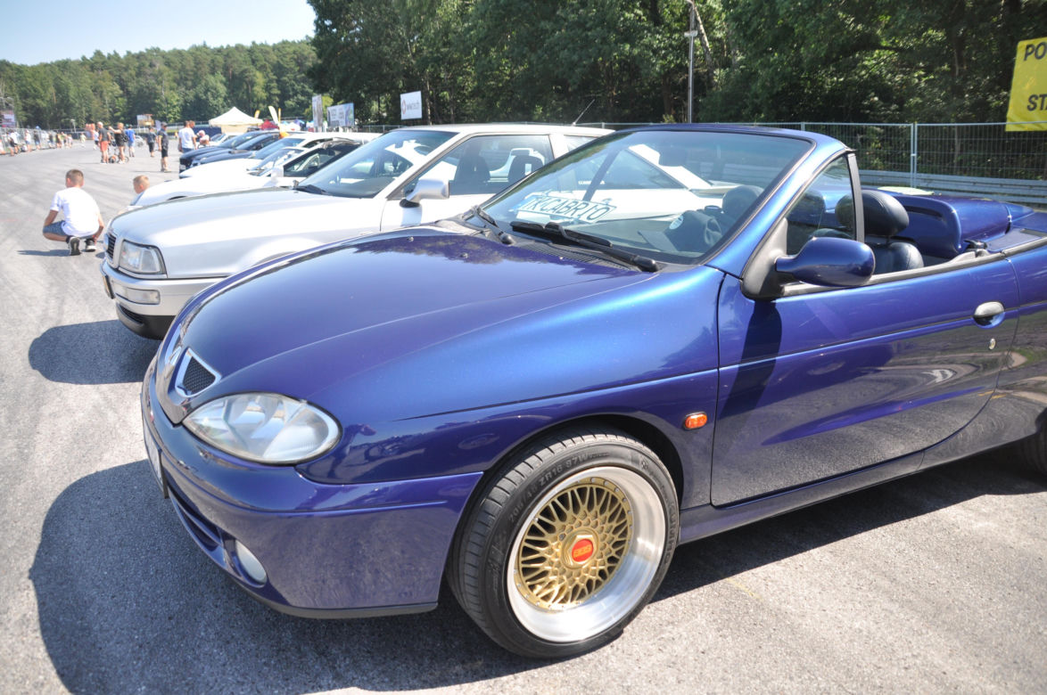Auto Moto Fiesta 2023 na Torze Kielce. Dużo pięknych samochodów i pokazy driftu