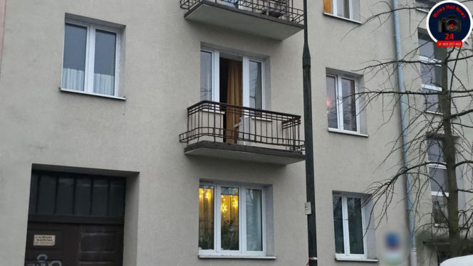 Tragedia w Warszawie. Wyszedł na oblodzony balkon, poślizgnął się i spadł. Nie żyje
