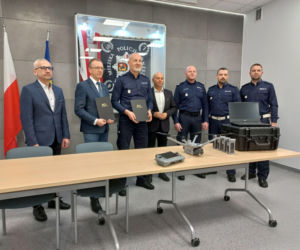 Strzeżcie się kierowcy! Komenda Miejska Policji w Lesznie dostała drona