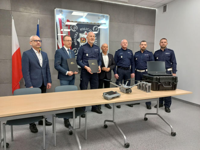 Strzeżcie się kierowcy! Komenda Miejska Policji w Lesznie dostała drona