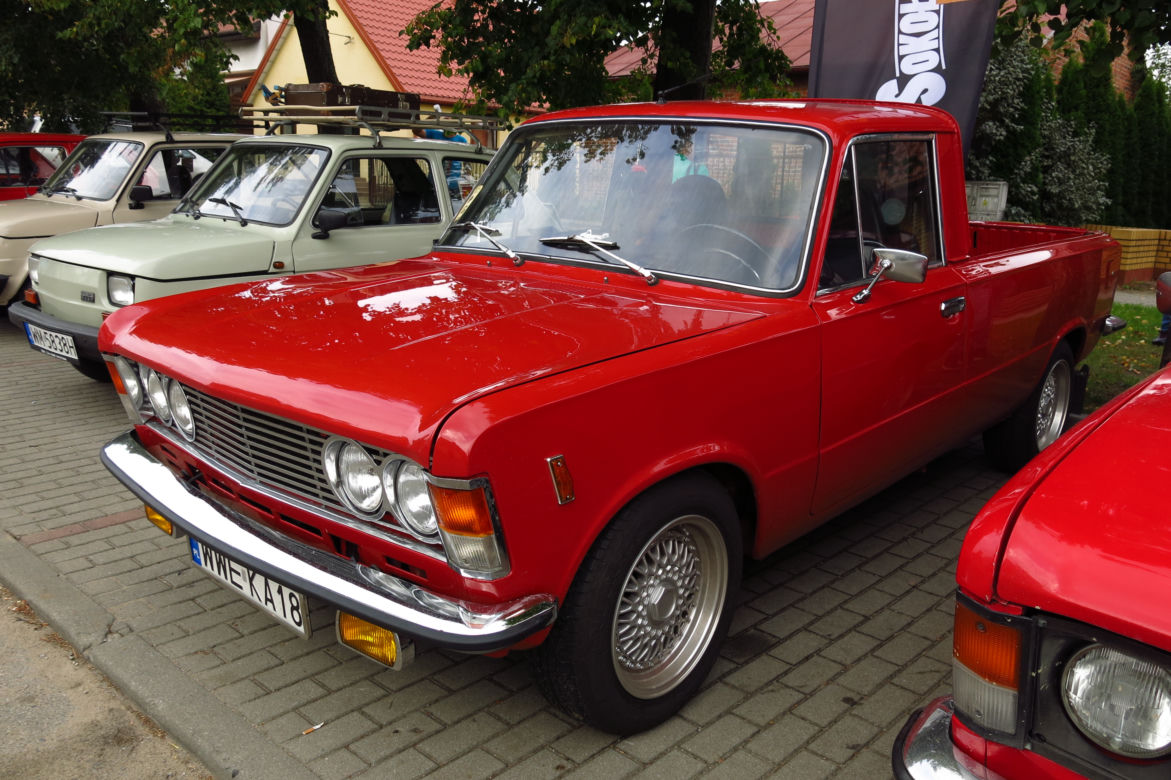 Zlot zabytkowych samochodów