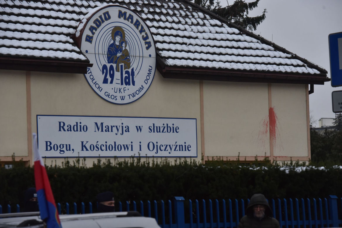 Międzymiastowy protest samochodowy pod Radiem Maryja. Strajkowali w Święto Trzech Króli