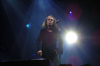 Ronnie James Dio został bez grosza po odejściu z Rainbow? Szokujące wyznanie wdowy po wokaliście 