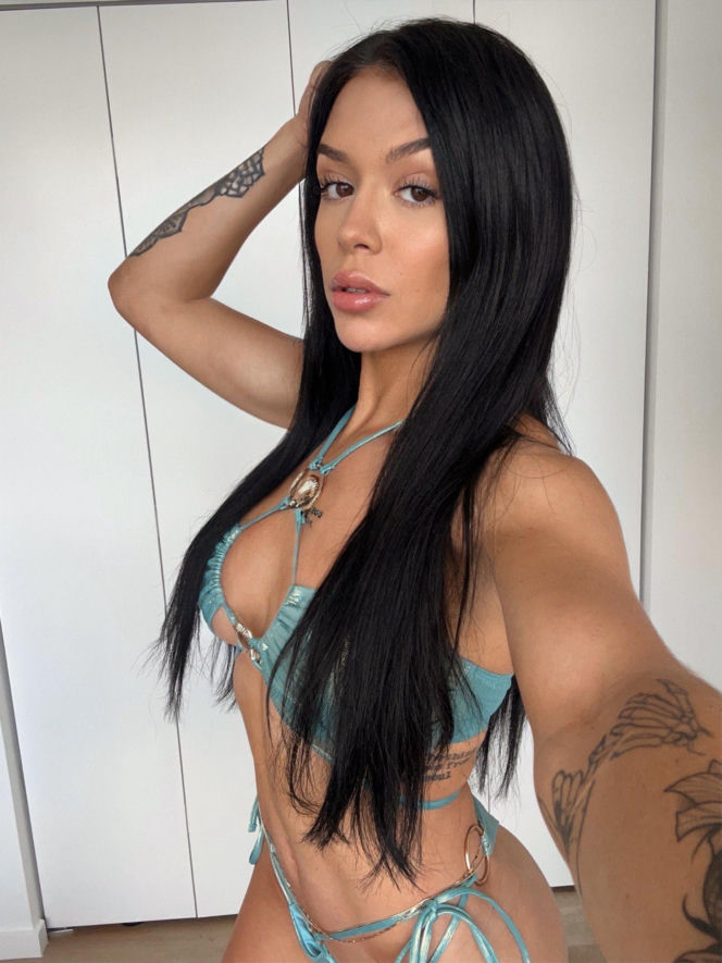 Elayna Black/Cora Jade