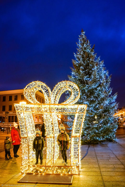 Białystok. Świąteczne iluminacje rozbłysły w mieście. Coś pięknego. Musisz to zobaczyć!