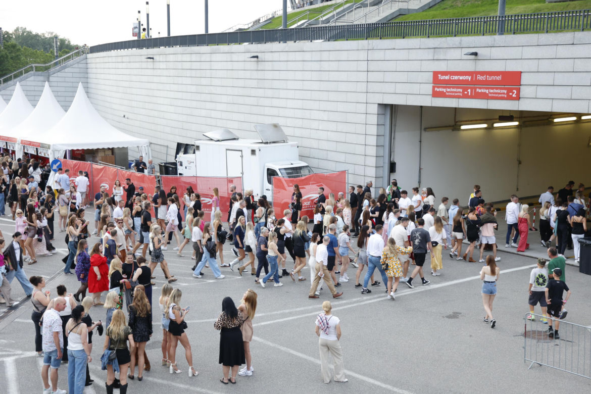 Koncert Jennifer Lopez w Warszawie (25.07.2025) - część pierwsza. Organizatorem koncertu jest Prestige MJM
