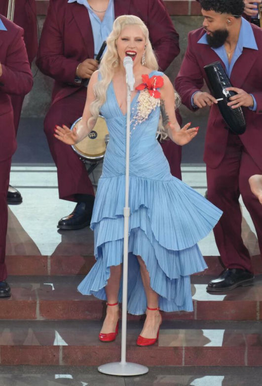 Halftime show na Super Bowl 2026: Bad Bunny, Lady Gaga, Pedro Pascal, Cardi B, John Bon Jovi i smaczki polityczne