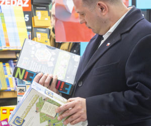 Sławomir Mentzen na zakupach w galerii