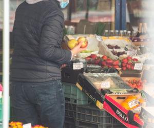 Śmiszek rządzi w domu, a Biedroń u fryzjera