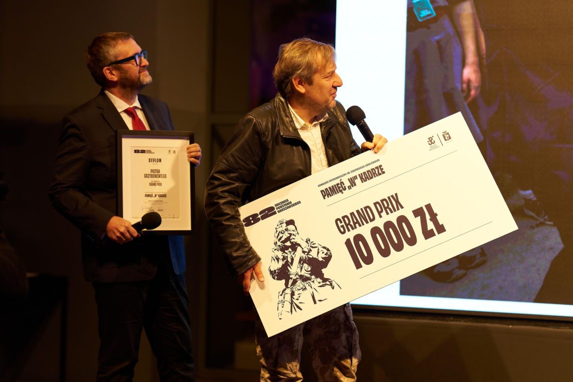Chwalimyy się! Fotoreporter Super Expressu nagrodzony. Piotr Grzybowski z Grand Prix konkursu "Pamięć W Kadrze"