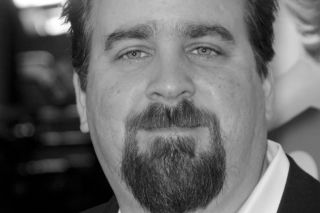 Nie żyje twórca kultowego serialu Dwóch i pół. Jeff Lowell osierocił dwoje dzieci