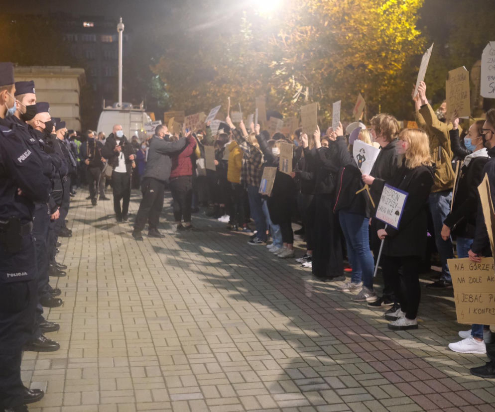 Strajk kobiet na Śląsku. BĘDĄ BLOKADY! Kierowcy muszą się liczyć z utrudnieniami