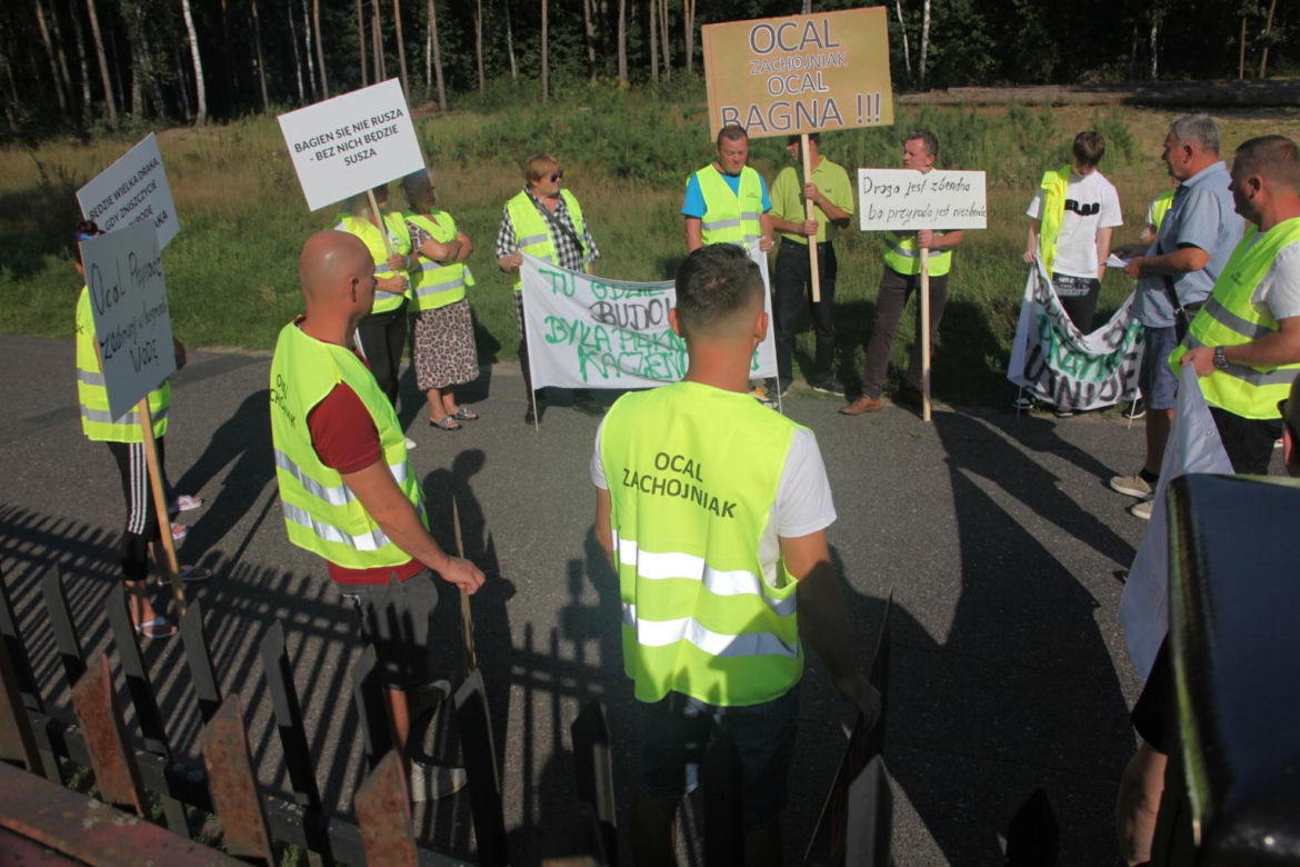 Wściekli mieszkańcy chcą zablokować budowę autostrady. "Łapy precz od naszych bagien!"
