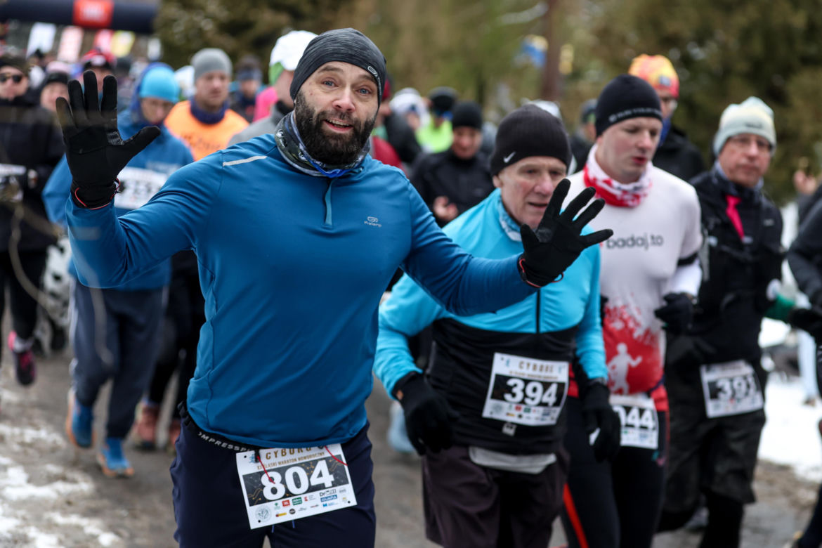Wystrzał startera zamiast szampana. Tłumy powitały Nowy Rok na XX Śląskim Maratonie Noworocznym Cyborg