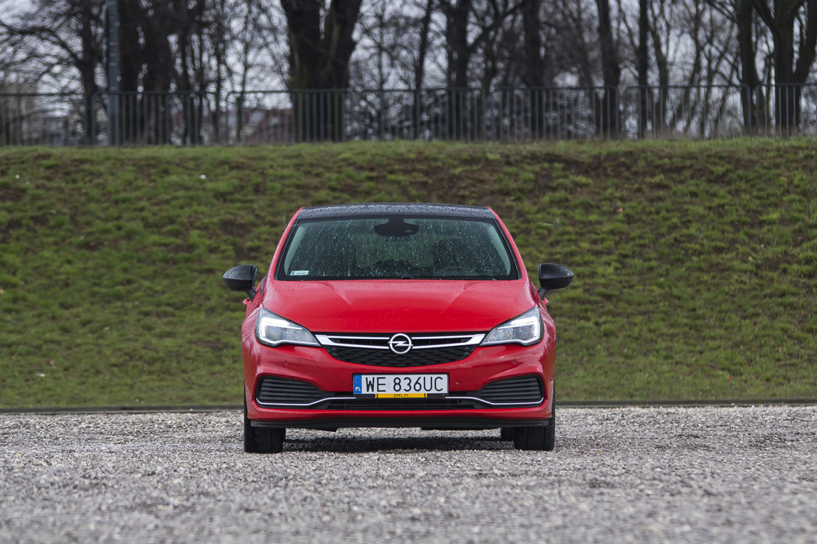 Opel Astra 1.6 Turbo 200 KM M6 Elite