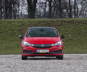 Opel Astra 1.6 Turbo 200 KM M6 Elite