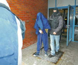 Trzeźwy ochroniarz Krauzego nie obezwładnił pijanego nożownika