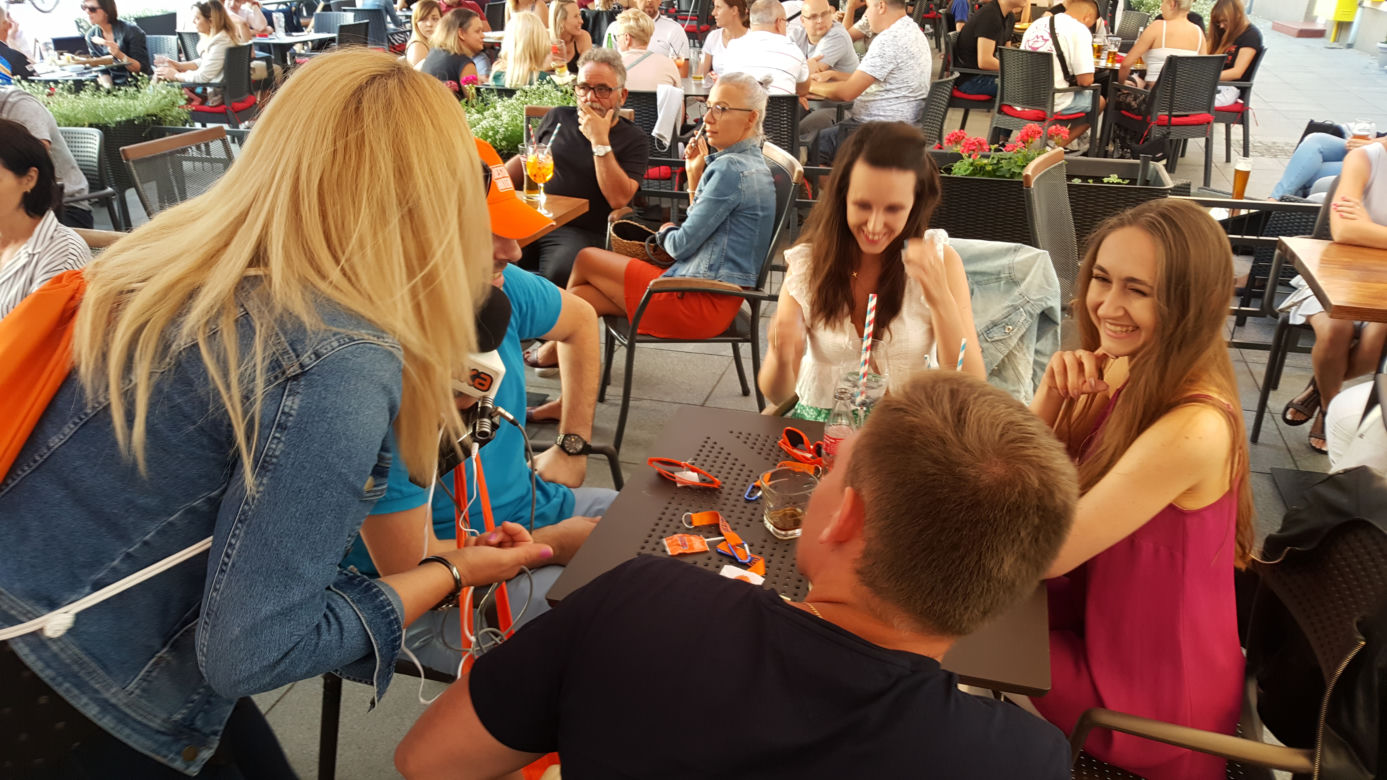 Ekipa Eska Summer City w bydgoskim pubie TRAVA