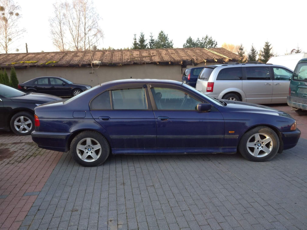 BMW 523i Kat. E39