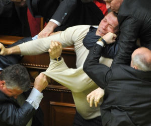 Zamieszki w ukraińskim parlamencie 