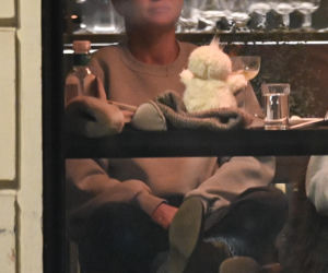 Katarzyna Zielińska pije z kaczorem