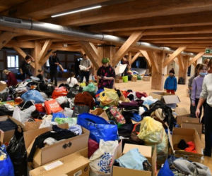 Bydgoszczanie solidaryzują się z Ukrainą! Ogromna ilość darów w Młynach Rothera [ZDJĘCIA]