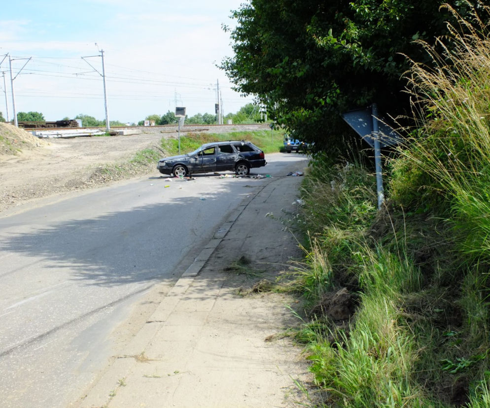 Pijany kierowca zepsuł dzieciom wycieczkę i uciekł. Dwie dziewczynki trafiły do szpitala