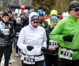 Wystrzał startera zamiast szampana. Tłumy powitały Nowy Rok na XX Śląskim Maratonie Noworocznym Cyborg